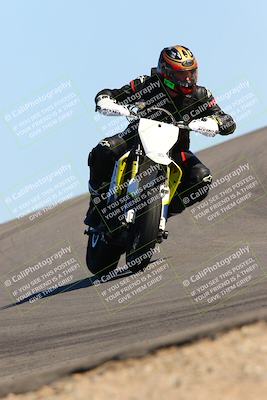 media/Feb-12-2022-SoCal Trackdays (Sat) [[3b21b94a56]]/Turn 12 (140pm)/